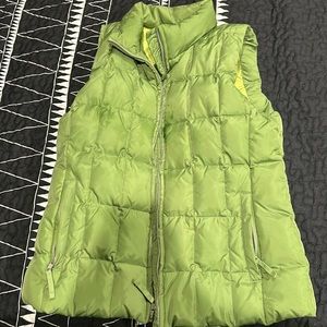 Gap green puffer vest